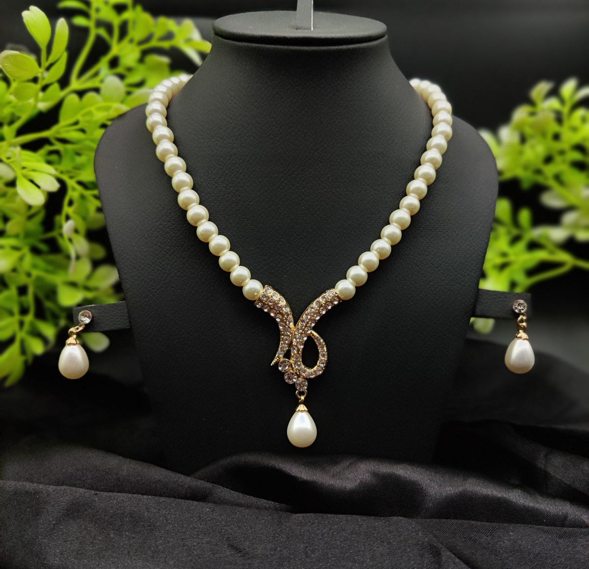 Imported Exquisite Pearl Necklace Set with Radiant Pendant &amp; Earrings | Girls &amp; Women Fashion